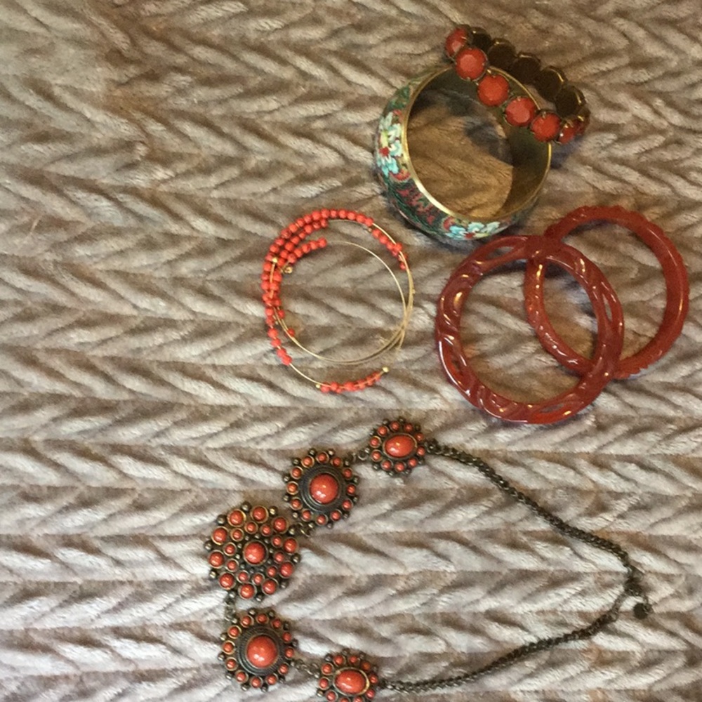 Bundle of 5 bangers and 1 necklace